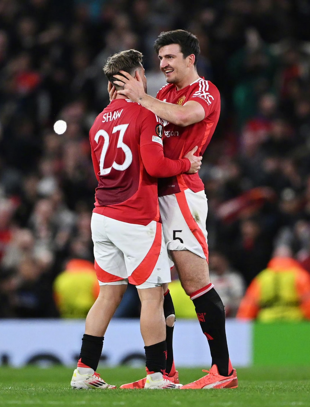 曼联客场艰难获胜，实力逐渐稳固